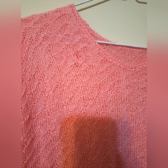 Handknit handmade pink cap sleeve eyelet sweater vest - Picture 4 of 6
